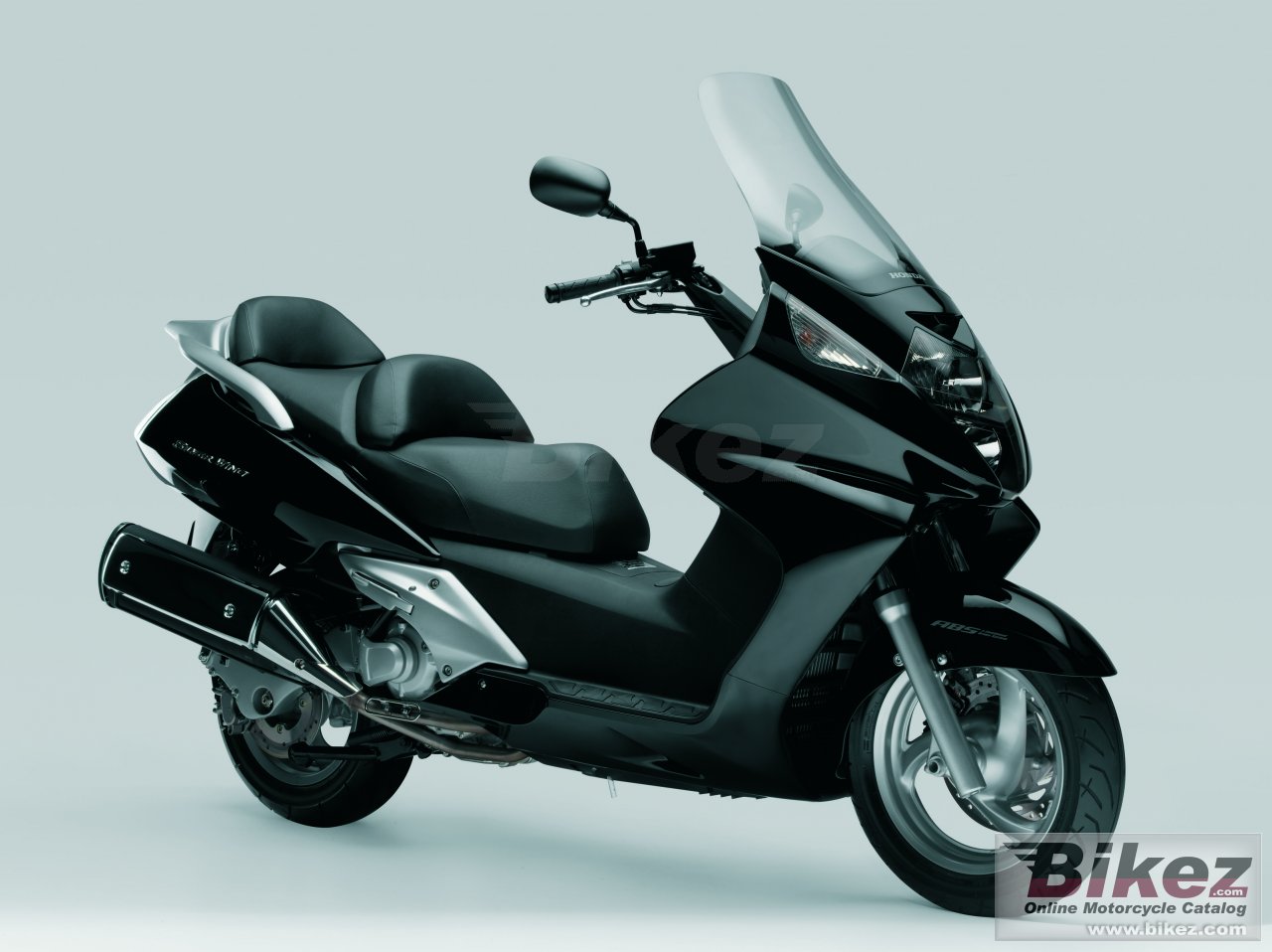 Big Honda silver wing abs picture and wallpaper from Bikez.com